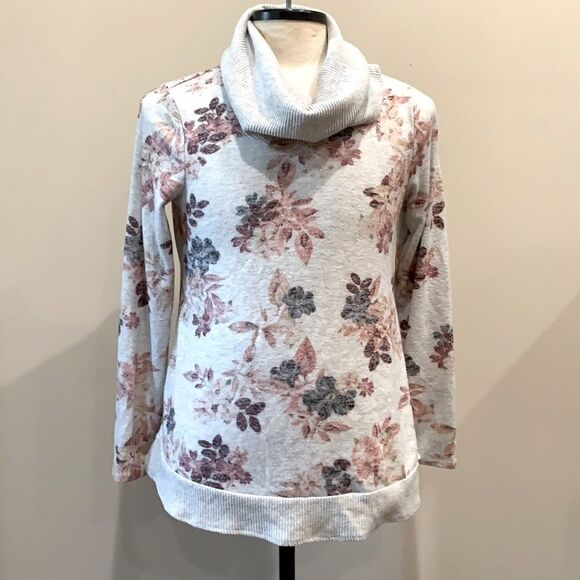 Curio Shirt/Sweater  - Picture 1 of 5